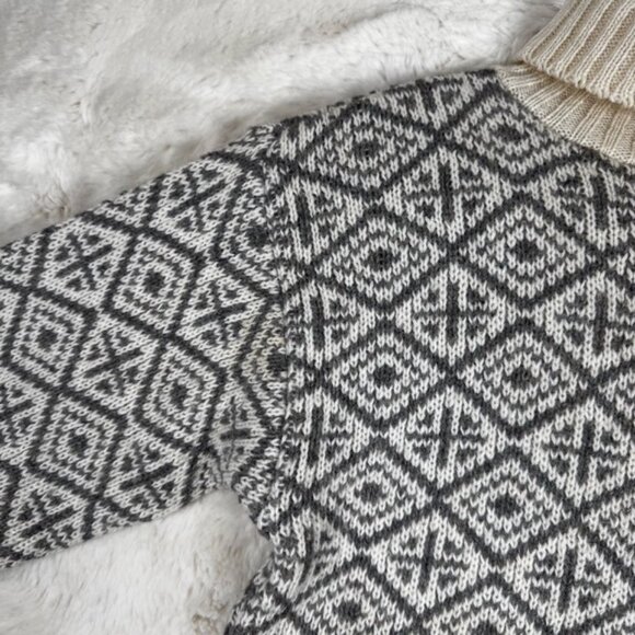 Vintage 100% Wool Danish Design Turtleneck Snowflake Sweater Women's Small - Picture 4 of 11